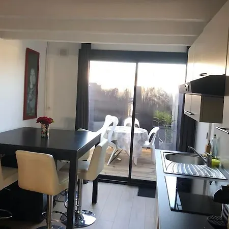 Charmant Studio Avec Mezzanine *